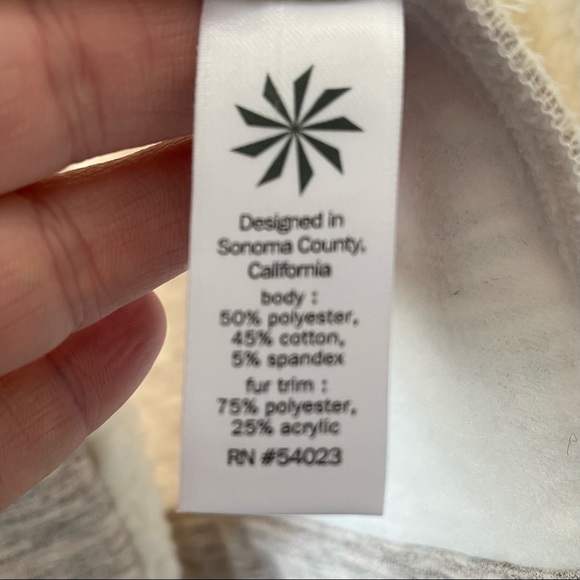 Athleta Aprés Anything sherpa vest EUC - Picture 5 of 8